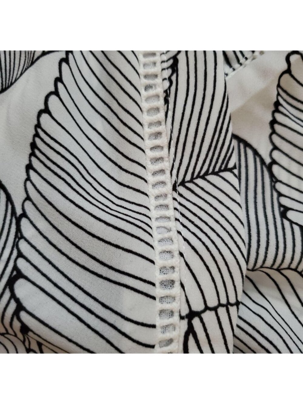 Sienna Sky Women's Leaf Print Surplice Ruffled Short Dress Size X-Small NWT - Picture 7 of 15